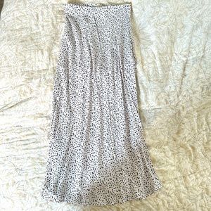 Neutral Skirt